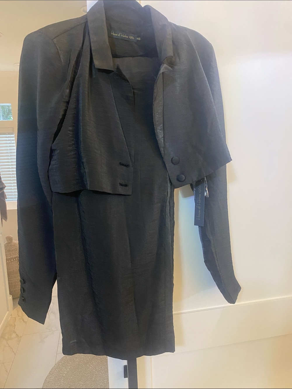 House of Harlow 1960 Black Cropped Blazer with Coordinating pants